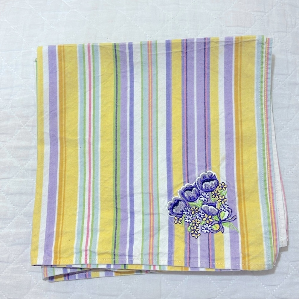Longaberger like new set of two napkins embroidered